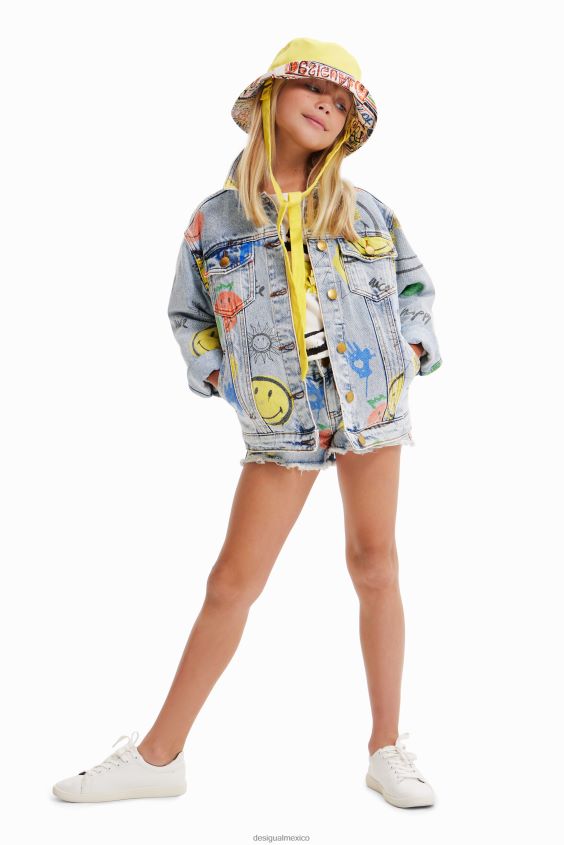 Desigual chica chaqueta vaquera sonriente VZ26R01165 ropa