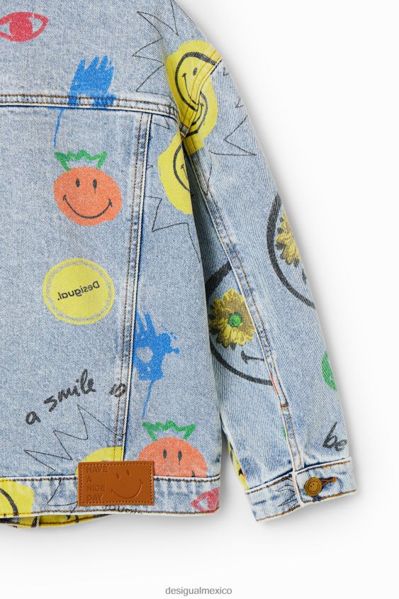 Desigual chica chaqueta vaquera sonriente VZ26R01165 ropa