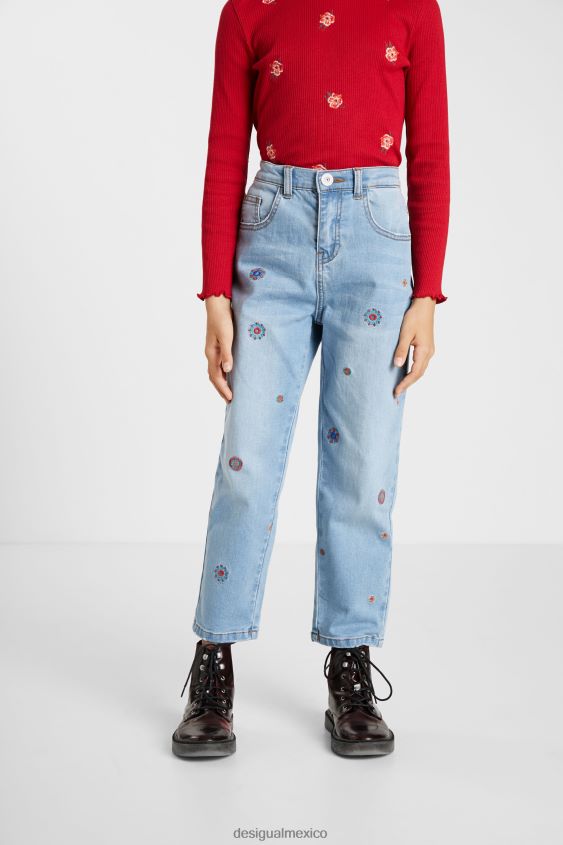 Desigual chica jeans mom con bordados VZ26R01892 ropa