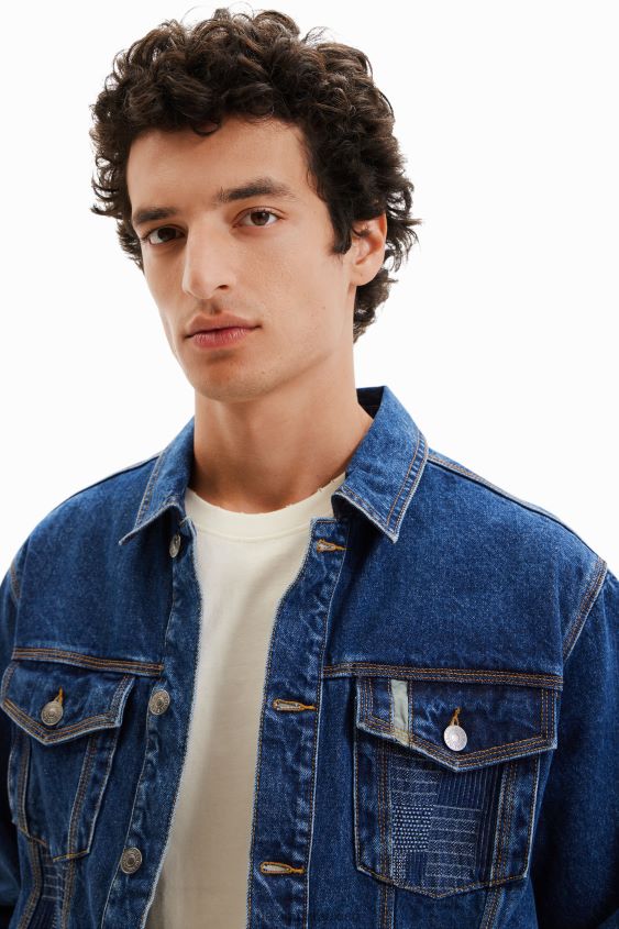 Desigual hombres chaqueta estilo camionero de mezclilla con patchwork VZ26R01603 ropa