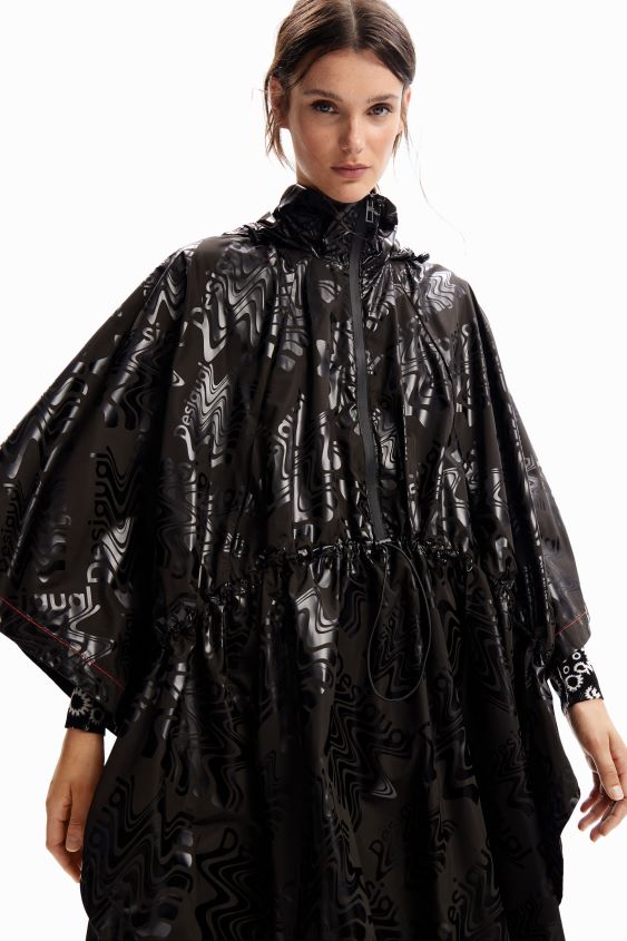 Desigual mujer chubasquero con capucha y logo VZ26R01439 accesorio