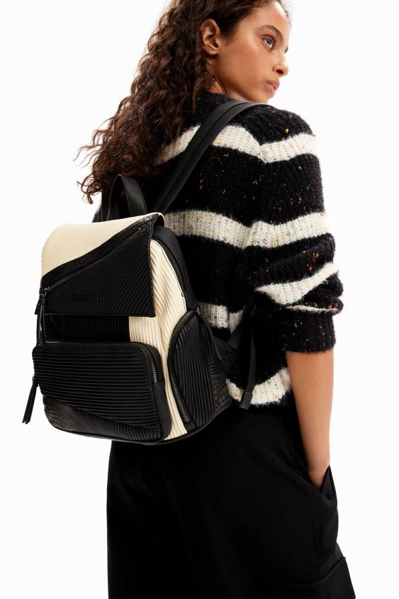 Desigual mujer mochila mediana texturizada con patchwork VZ26R01249 accesorio