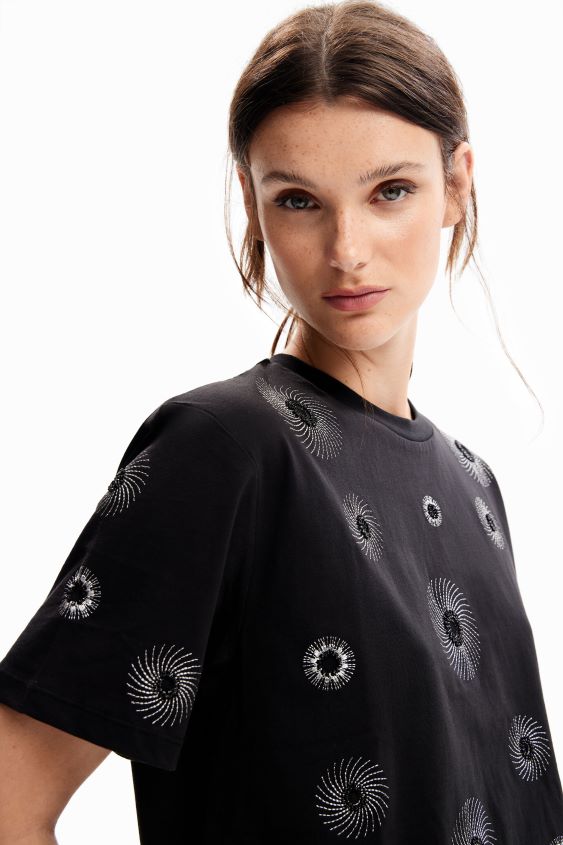 Desigual mujer camiseta oversize bordada VZ26R099 ropa