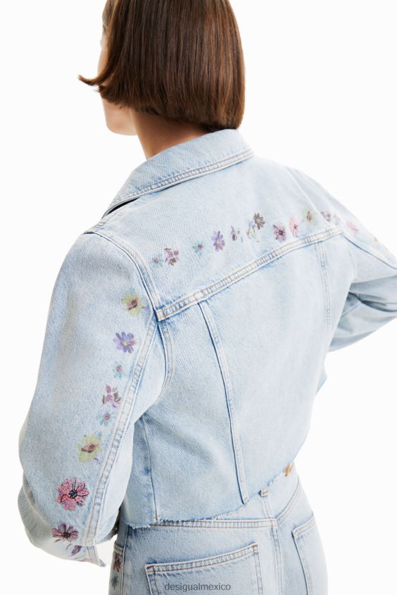 Desigual mujer chaqueta vaquera corta con flores VZ26R0835 ropa