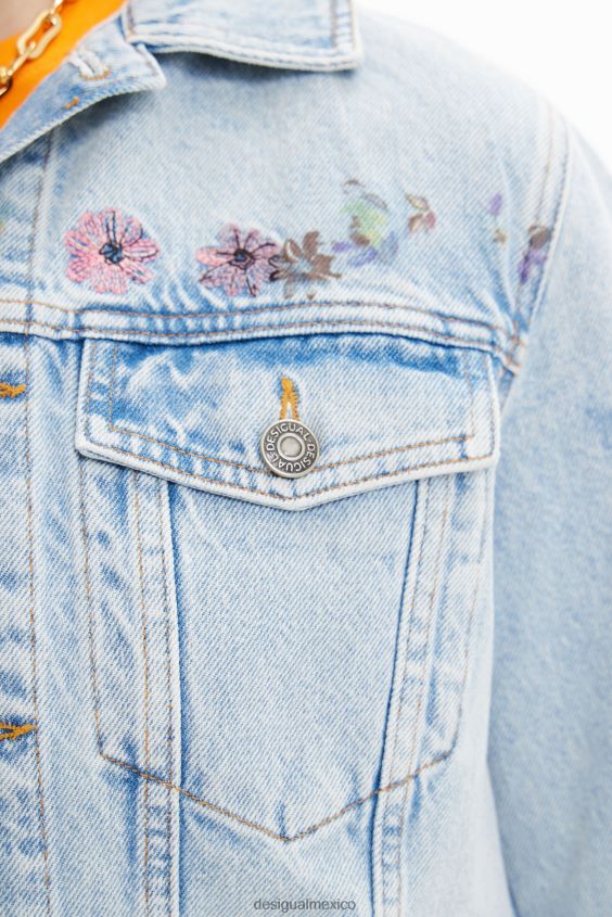 Desigual mujer chaqueta vaquera corta con flores VZ26R0835 ropa