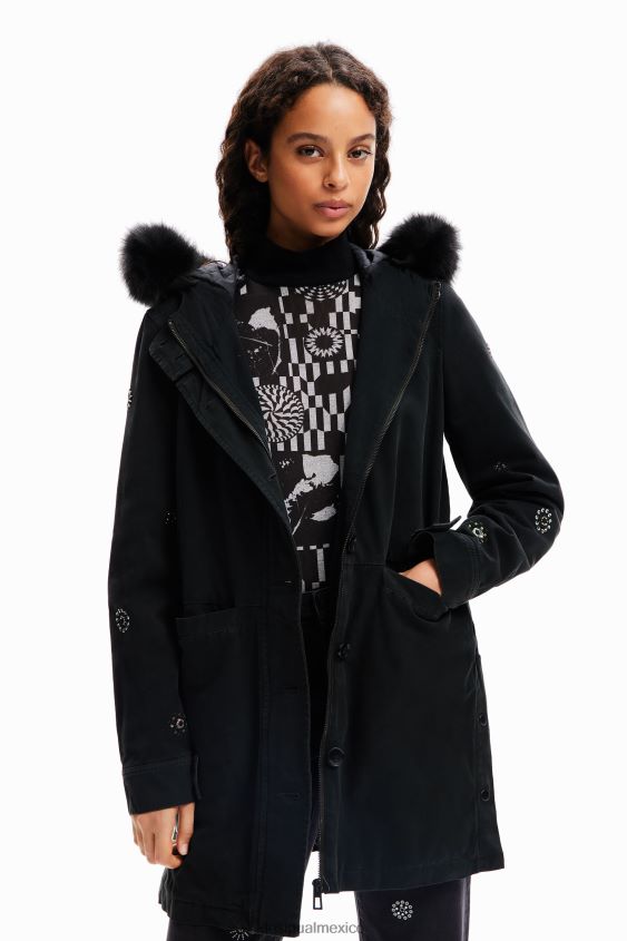 Desigual mujer parka con capucha y bordado VZ26R0175 ropa
