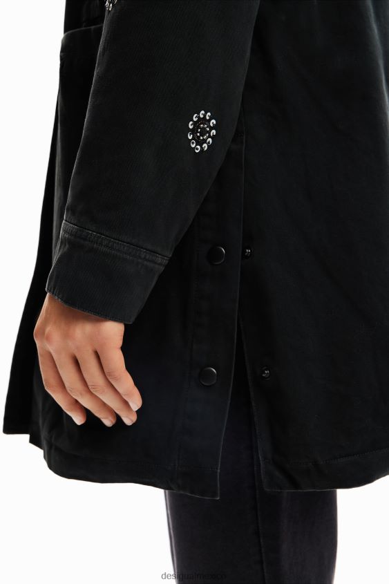 Desigual mujer parka con capucha y bordado VZ26R0175 ropa