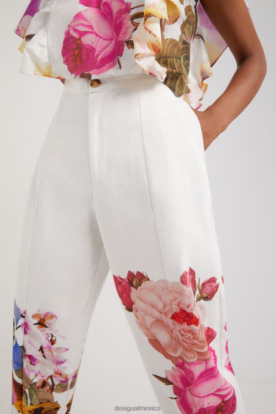 Desigual mujer metro. pantalones holgados con estampado floral de christian lacroix VZ26R0667 ropa