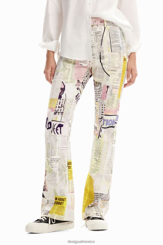 Desigual mujer pantalones acampanados de periódico VZ26R087 ropa