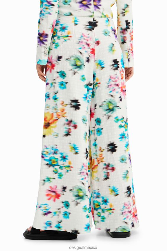 Desigual mujer pantalones largos con flores borrosas VZ26R0926 ropa