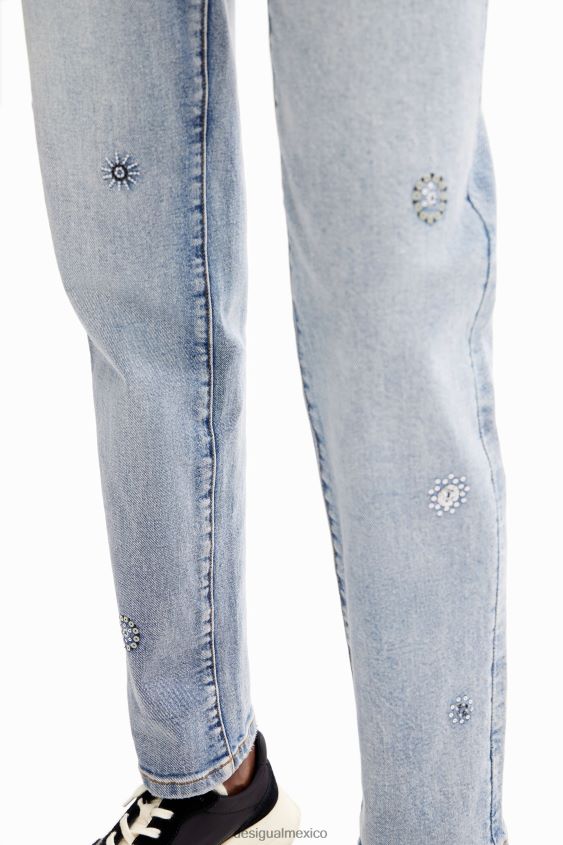 Desigual mujer vaqueros rectos con aplicaciones VZ26R060 ropa