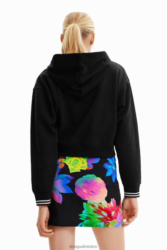 Desigual mujer sudadera corta con parche 