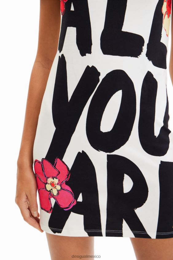 Desigual mujer vestido estilo camiseta slim con mensaje VZ26R0325 ropa